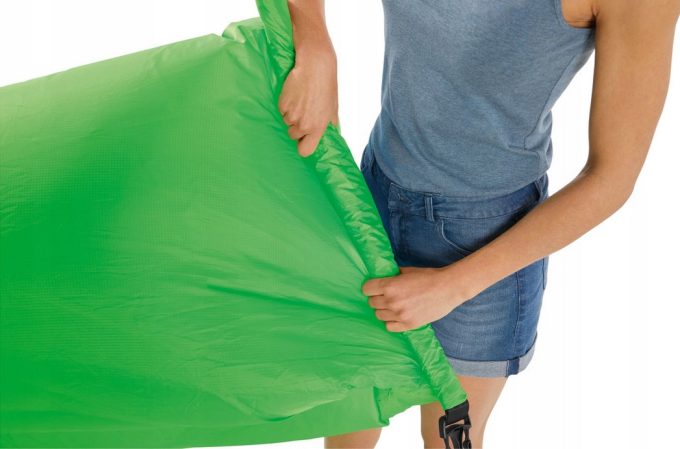 صندلی بادی ساحلی سبز برند Crivit